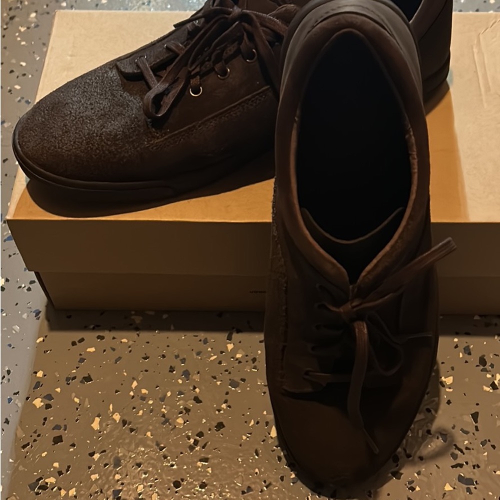 New UGG men’s brown suede shoes size 12